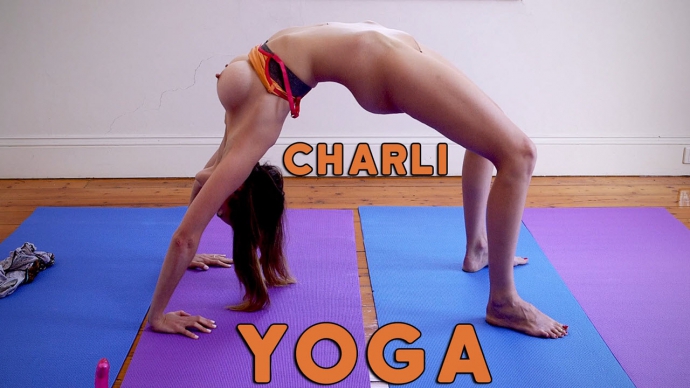 GirlsOutWest Charli Yoga - 18 December 2015 (1080p)