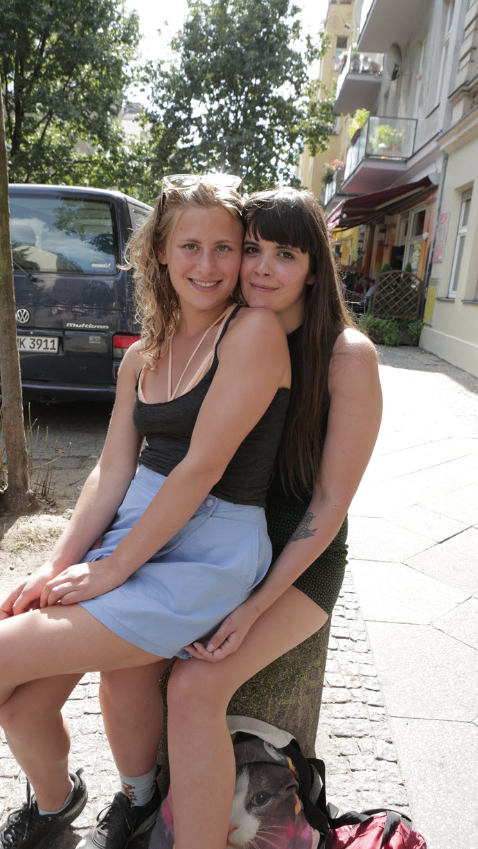 Ersties Blake and Lindsey  19 years - Lesbian (720p/photo)