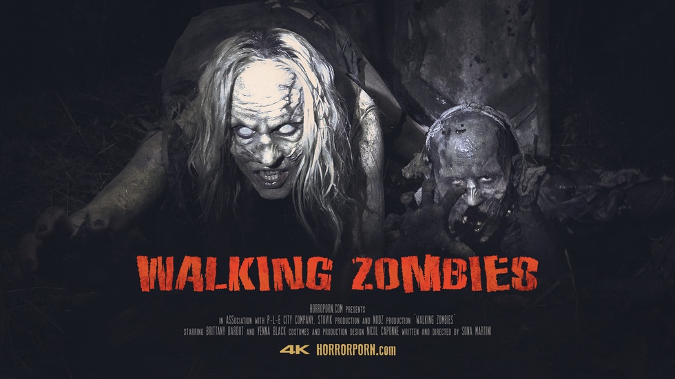 HorrorPorn Walking zombies