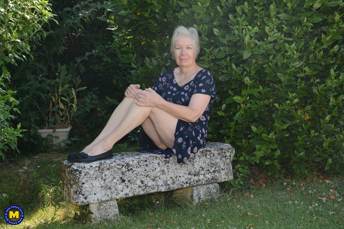Mature.nl Caroline (EU) (65) - Caroline is 65 but still has a great body..watch and enjoy!