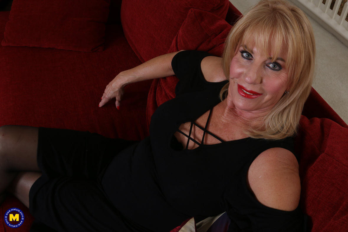 Mature.nl Rae Hart (68) - Watch this scene exclusively on Mature.nl!