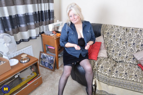 Mature.nl Cindy S. (EU) (59) - Grandma Cindy in lingerie playing with a toy