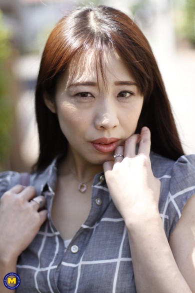 Mature.nl Maiko Saeki (44) - Hairy Japanese MILF Maiko Saeki gets a creampie