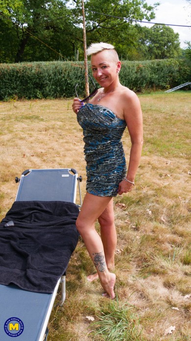 Mature.nl Mandy Mystery (EU) (48) - Mandy Mystery is a German kinky MILF that loves to masturbate in public