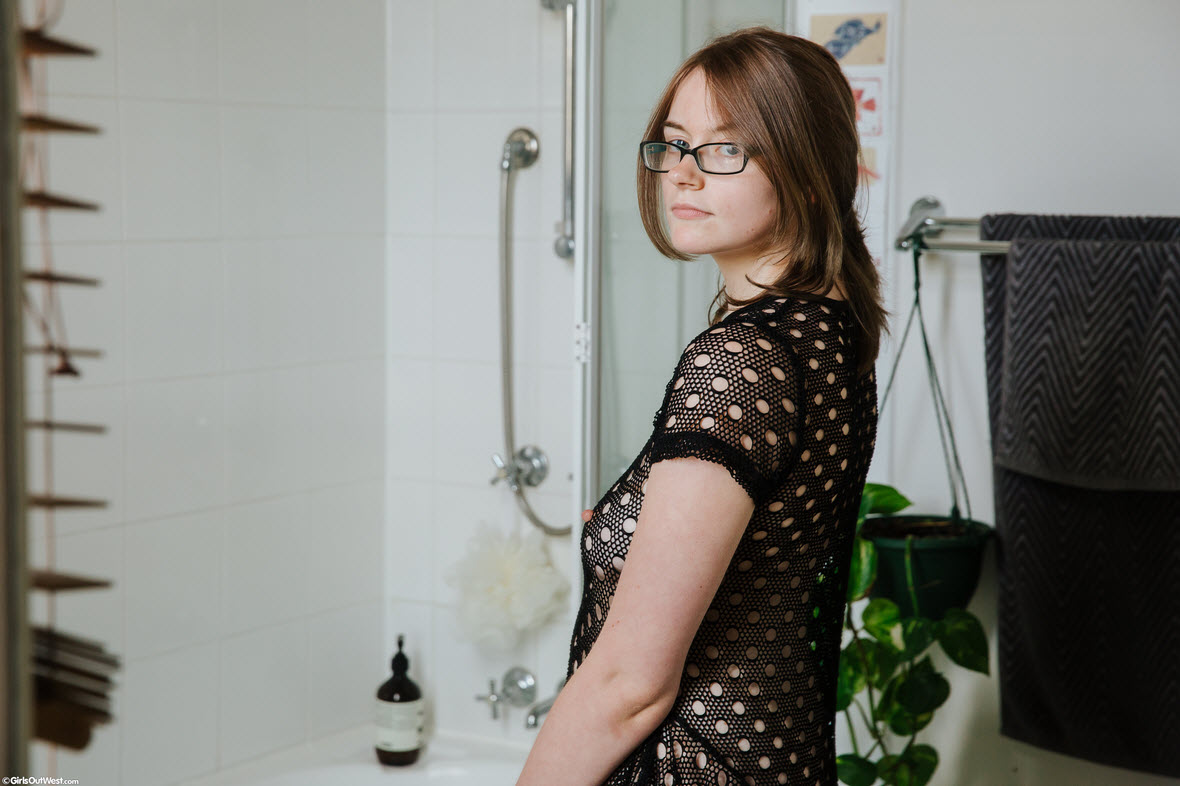 GirlsOutWest Lauryl Deep Wax - Female masturbation in the bathroom