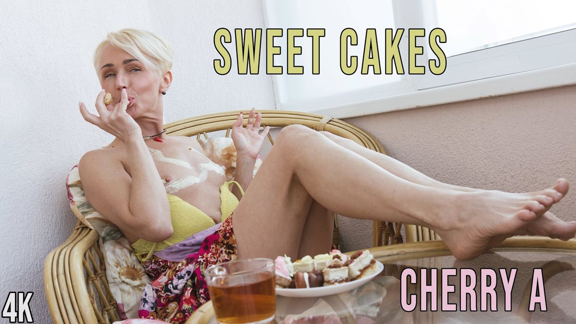 GirlsOutWest Cherry A - Sweet Cakes