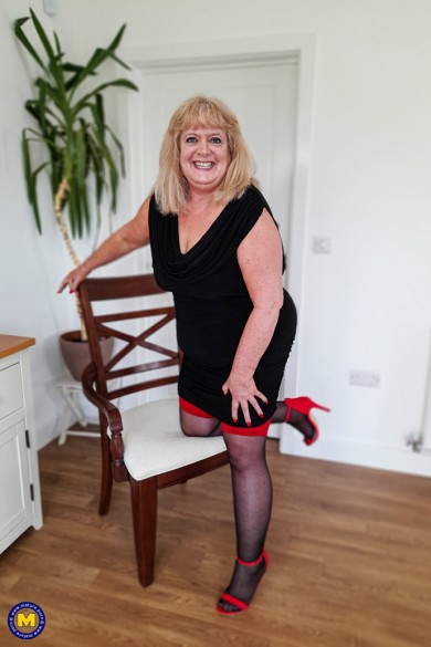 Mature.nl Nicola Hotwife (EU) (57) - First Timer Nicola Hotwife is an amateur BBW that goes all the way