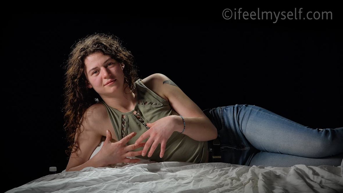 Ifeelmyself Clara_D’s Video Profile by Clara_D