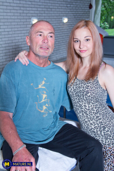 Mature.nl Emily Ross (20) & Nico N. (61)