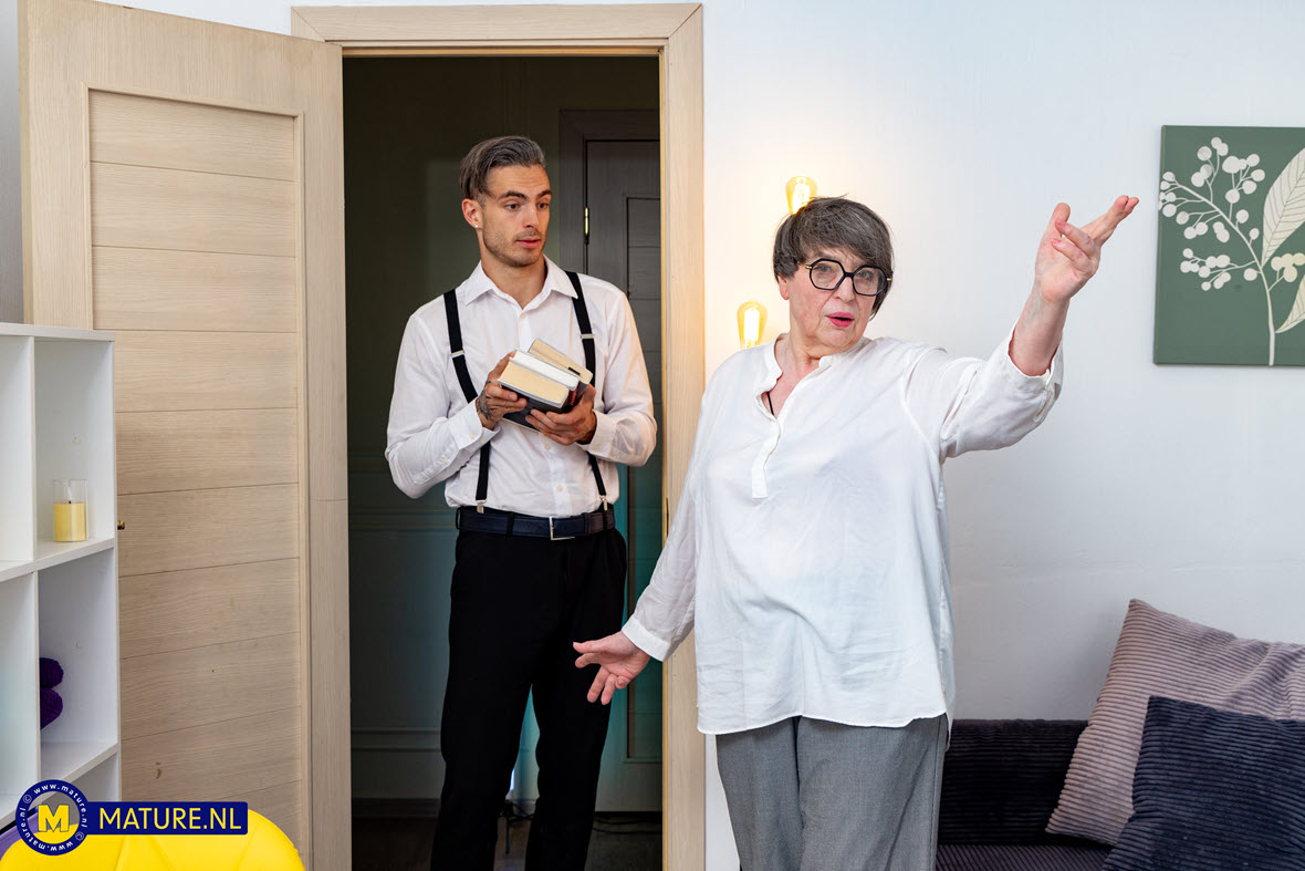Mature.nl Sharon Amore (77) & Willy Regal (30)