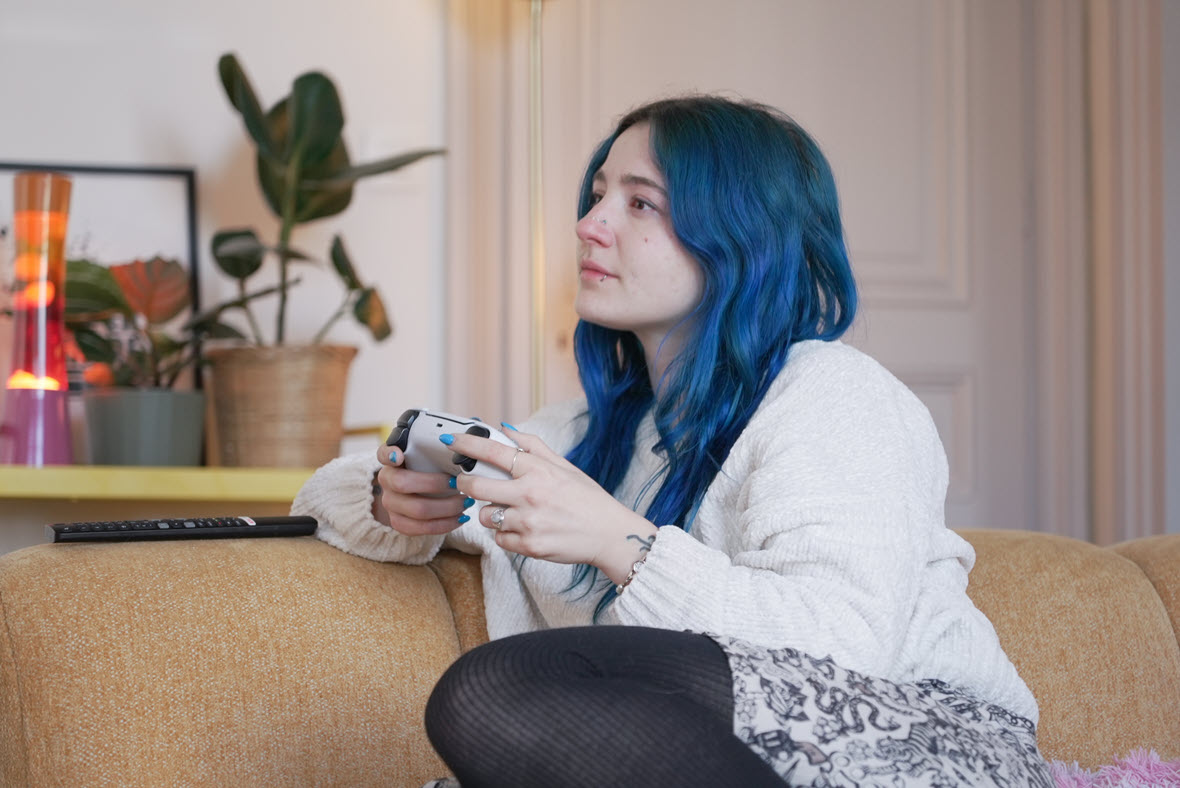 Ersties Khalamite - Playing with Herself