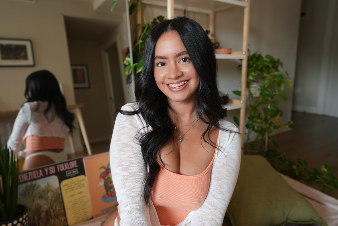 Ersties Emma P - Pretty Pink Dildo