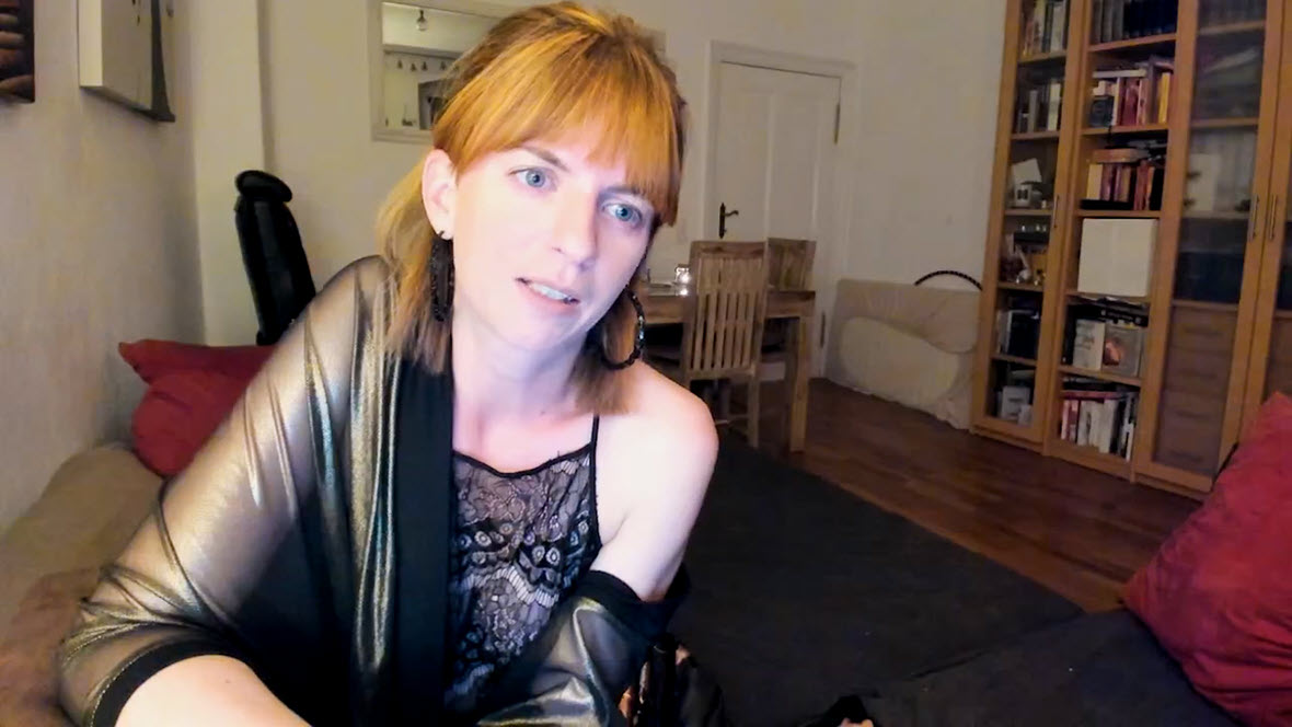 Ersties Emilia’s - Seductive Singing