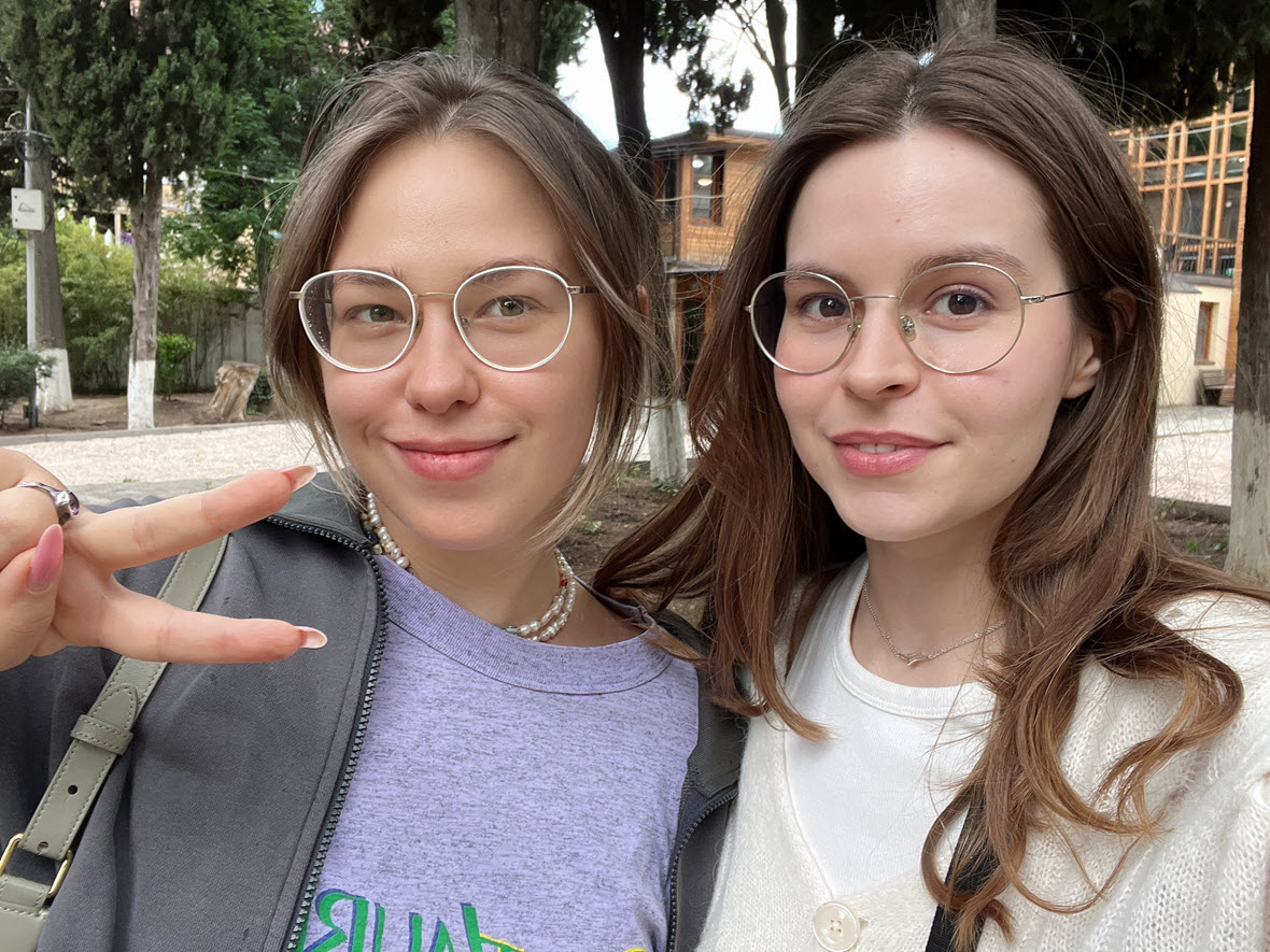 Ersties Daniela and Selvaggia - Science of Flirting