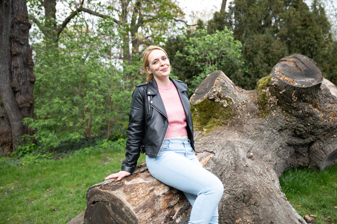 Ersties Bonnie P - Sex Shop Shenanigans