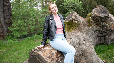 Ersties Bonnie P - Sex Shop Shenanigans