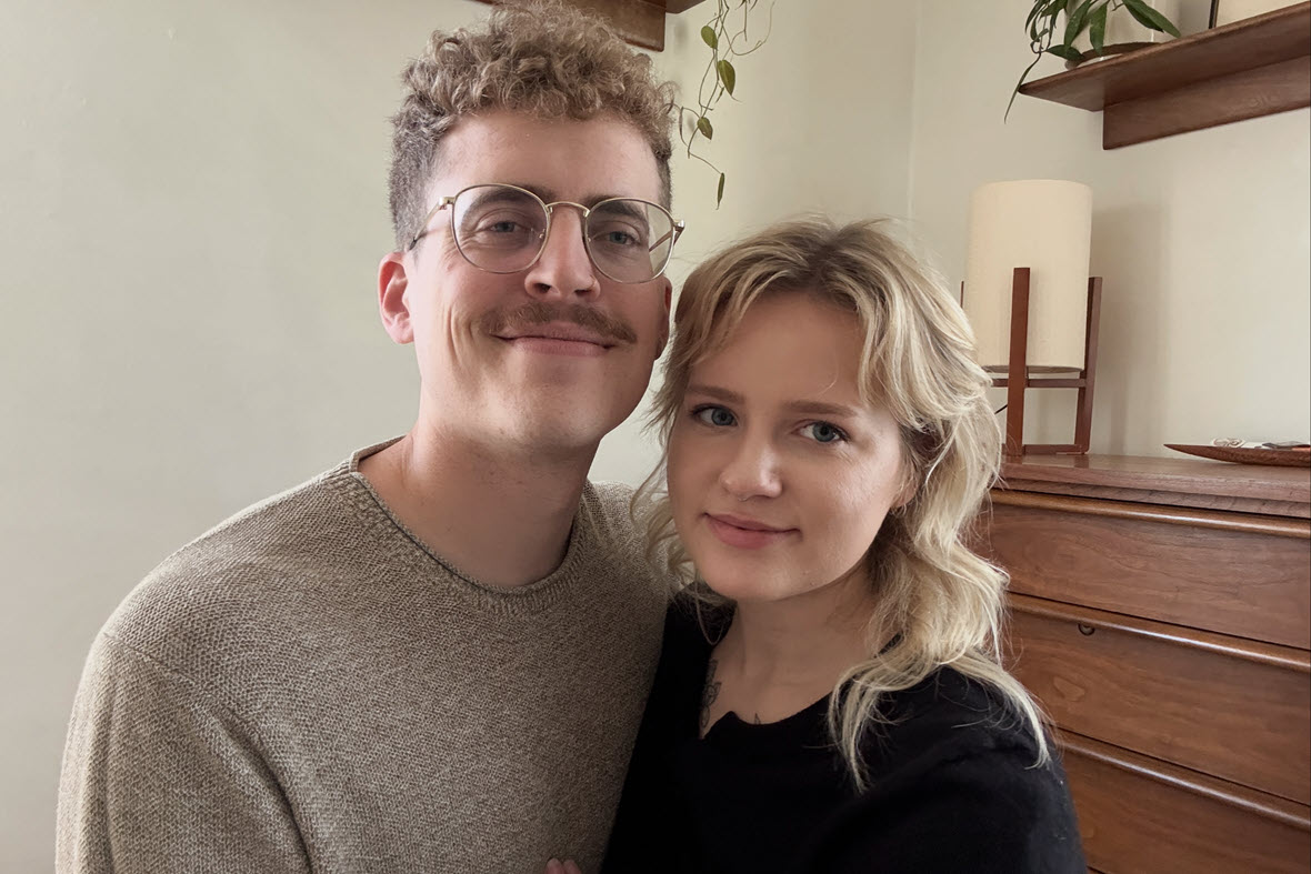 Ersties James and Peche - Intimate Expertise