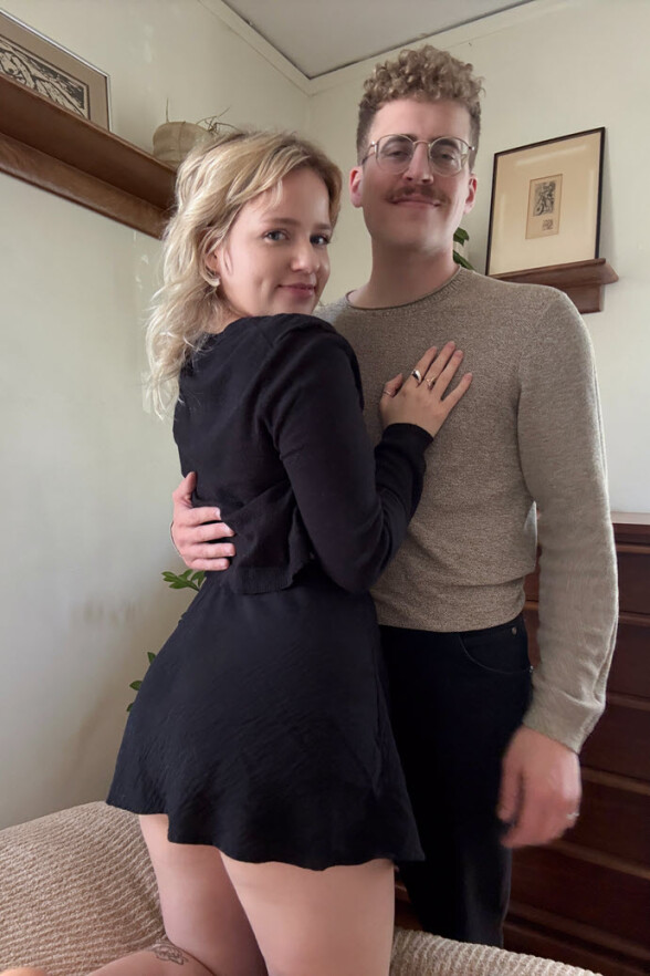 Ersties James and Peche - Intimate Expertise