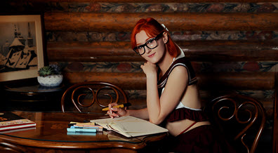 EternalDesire Lola Red - Artista