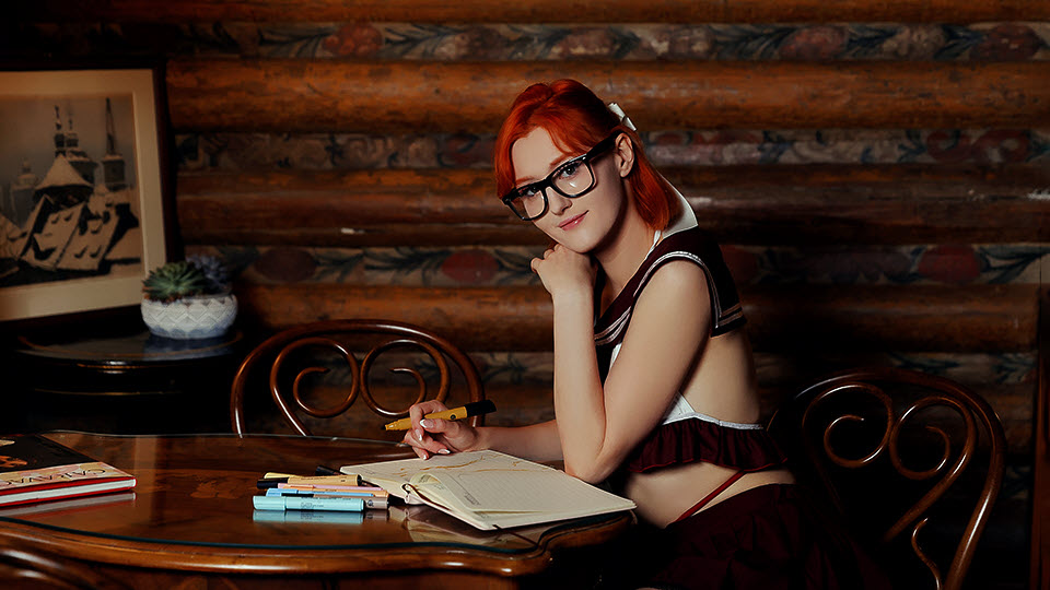 EternalDesire Lola Red - Artista