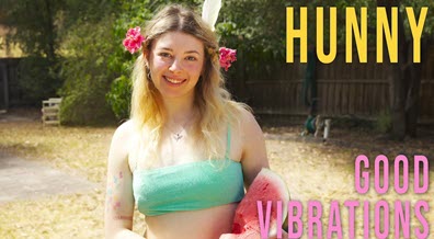 GirlsOutWest Hunny - Good Vibrations
