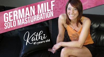 German Amateur MILF Kathi solo masturbates her mature pussy!