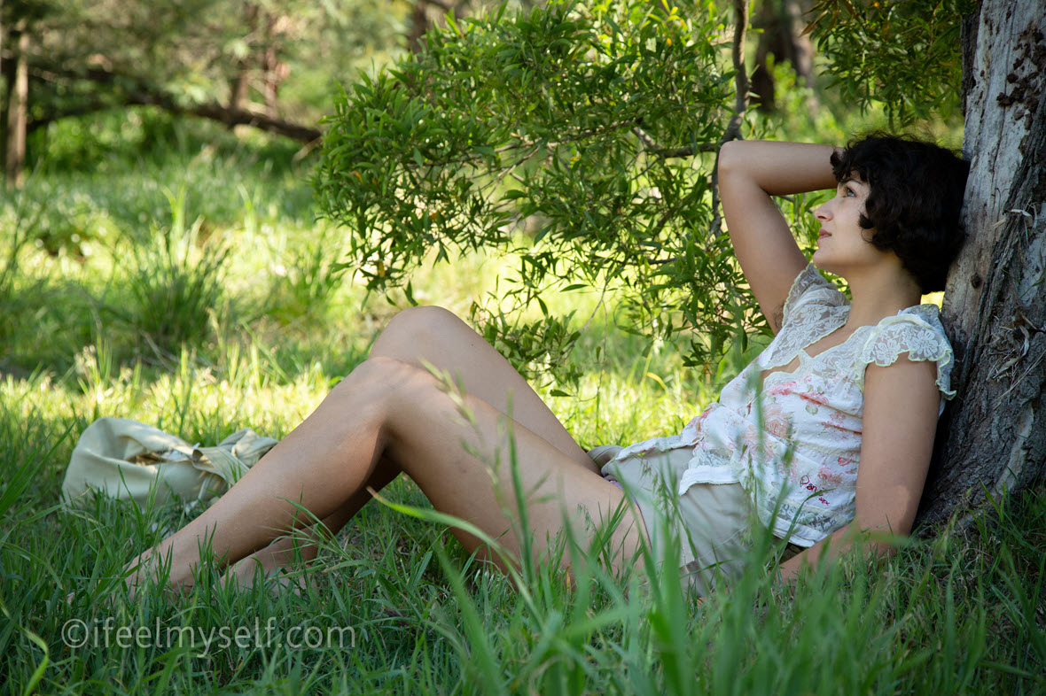 IFeelMyself bushella by Laura_N