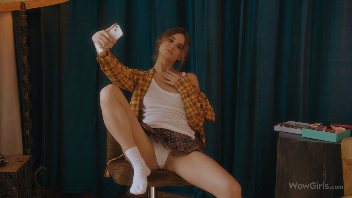 WowGirls Mia Bloom - Nudes For You