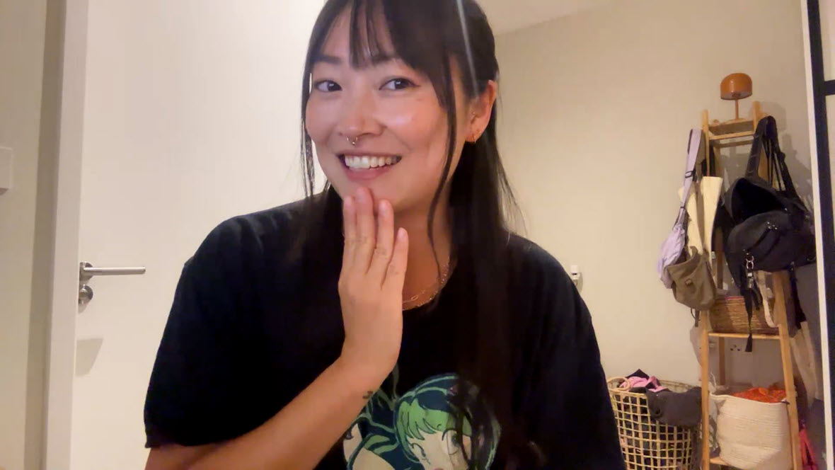 Sakura Teases the Chat